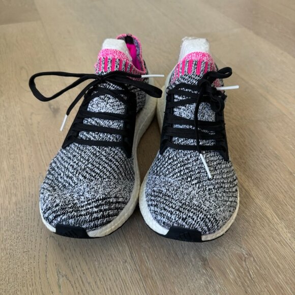 Adidas ultra boost uncaged breast cancer awareness 8.5 - Picture 2 of 5